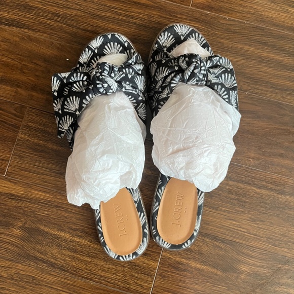 Size 11 Jcrew floral sandals - Picture 2 of 4